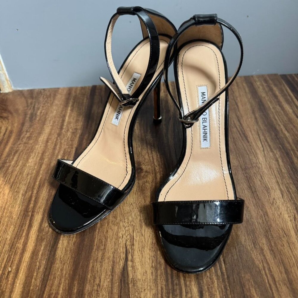 MANOLO BLAHNIK Black Patent leather Stiletto high heels w/ ankle strap sz 7/7.5